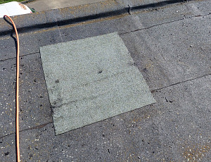 Zateplení stropu rodinného domu pomocí foukané izolace